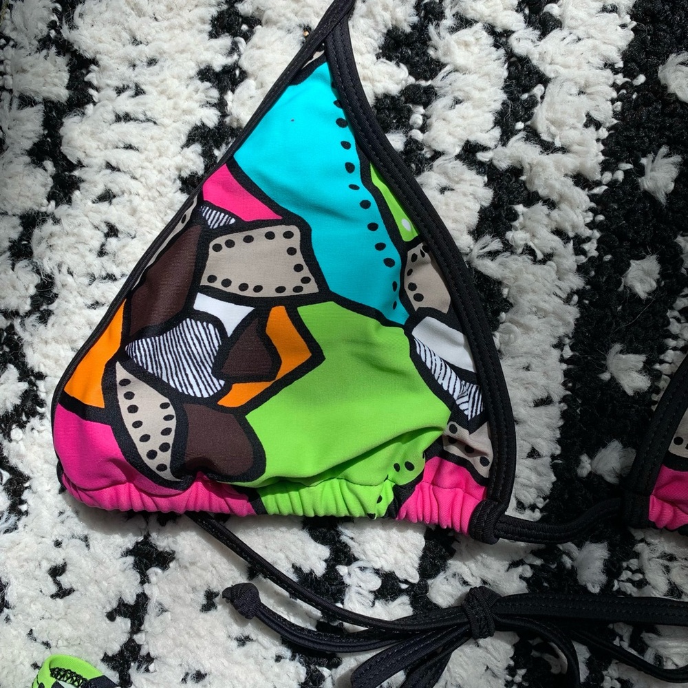 Body Glove colourful bikini set - Picture 2 of 12